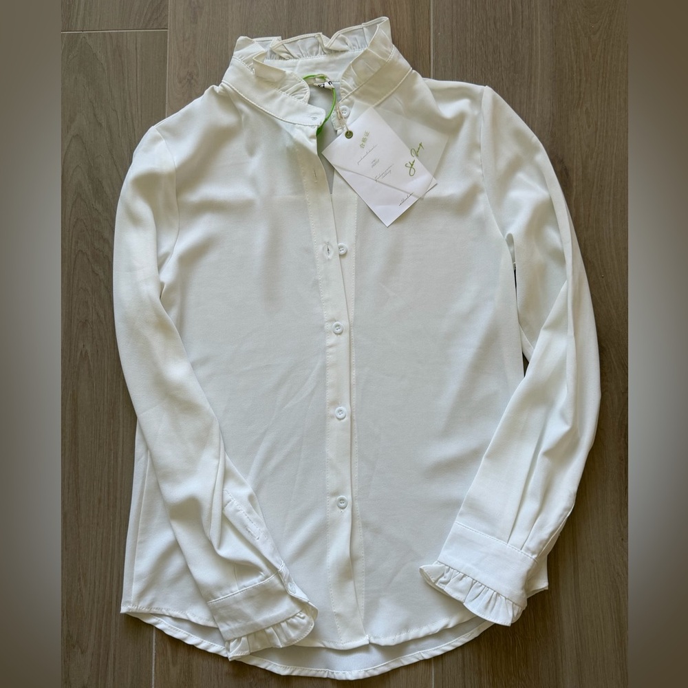 Elegant White Button Down Shirt with Ruffled Trim